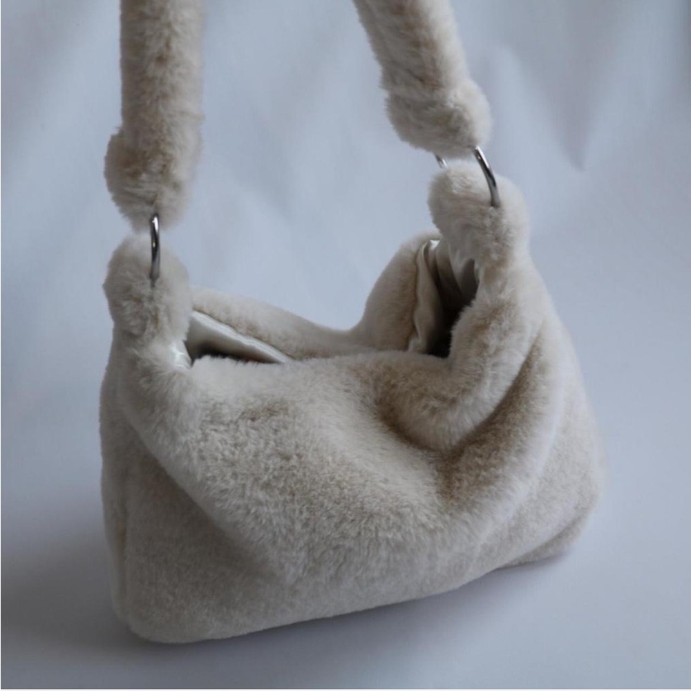 Y2K cream faux fur shoulder bag